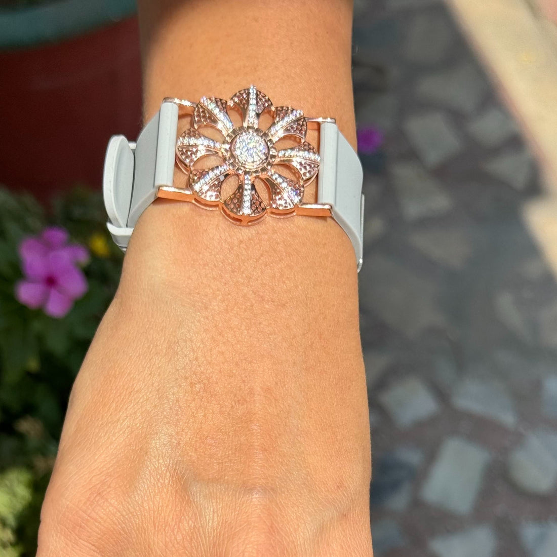 295 Silver Blossom Petal Bracelet – Traditional Rose Gold Elegance