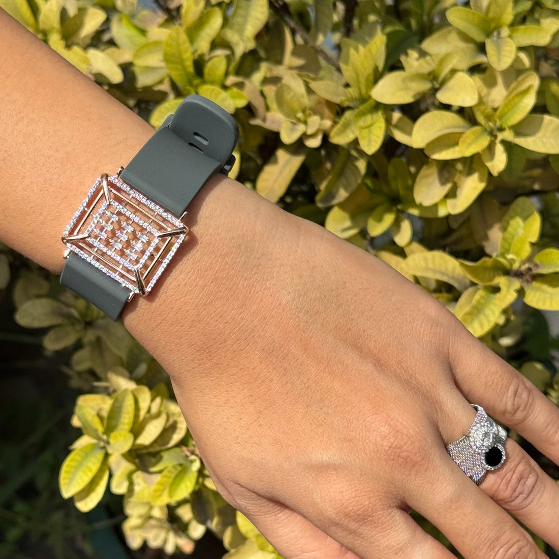 295 Silver Zinnia Grid Bracelet – Modern Floral Traditional Blend