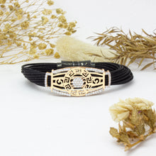 925 Silver Dahlia Crest Bracelet – Traditional Royal Design by Aneytri